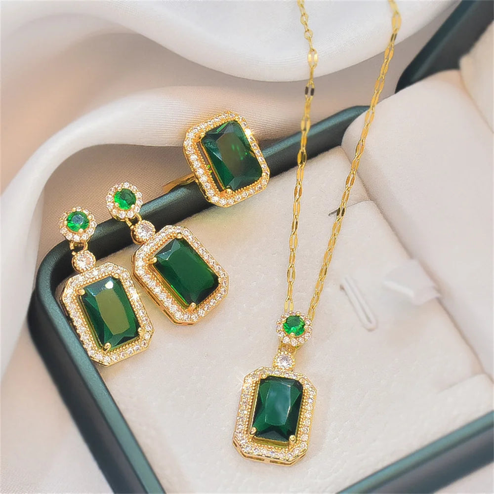 Conjunto de Joyería Exclusivo de 3 Piezas Halo Esmeralda y Dorado Vintage - Emeraldia Jewelry · Operado por R. E. dos Santos LTDA · CNPJ: 45.450.979/0001-38