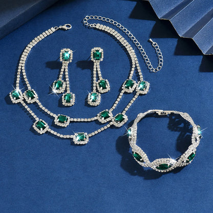 Conjunto de Joyería Nupcial de Esmeralda y Estrás - Emeraldia Jewelry · Operado por R. E. dos Santos LTDA · CNPJ: 45.450.979/0001-38