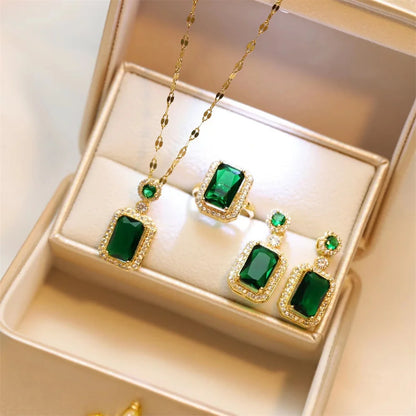 Conjunto de Joyería Exclusivo de 3 Piezas Halo Esmeralda y Dorado Vintage - Emeraldia Jewelry · Operado por R. E. dos Santos LTDA · CNPJ: 45.450.979/0001-38
