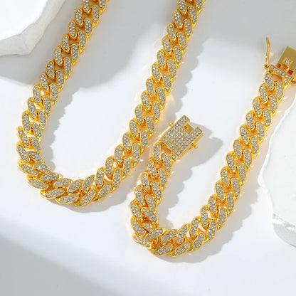 Conjunto Cadena Cubana con Estrás de Alto Brillo - Emeraldia Jewelry · Operado por R. E. dos Santos LTDA · CNPJ: 45.450.979/0001-38