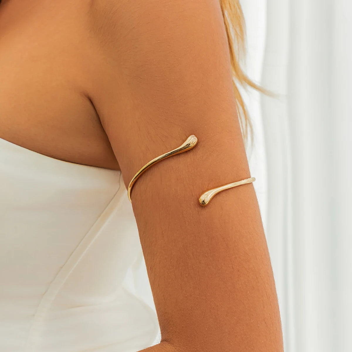 Minimalist Gold Upper Arm Cuff