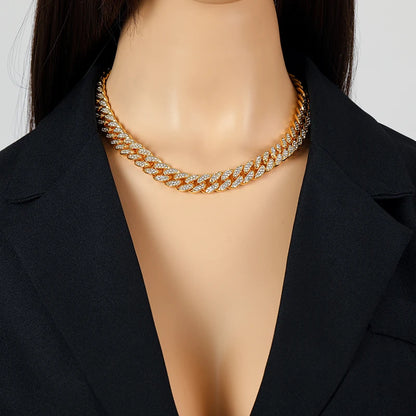 Conjunto Cadena Cubana con Estrás de Alto Brillo - Emeraldia Jewelry · Operado por R. E. dos Santos LTDA · CNPJ: 45.450.979/0001-38