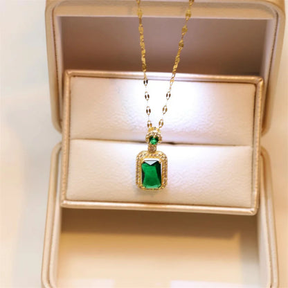 Conjunto de Joyería Exclusivo de 3 Piezas Halo Esmeralda y Dorado Vintage - Emeraldia Jewelry · Operado por R. E. dos Santos LTDA · CNPJ: 45.450.979/0001-38