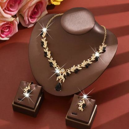Conjunto de Joyería Nupcial Floral de Cristal Lágrima - Emeraldia Jewelry · Operado por R. E. dos Santos LTDA · CNPJ: 45.450.979/0001-38